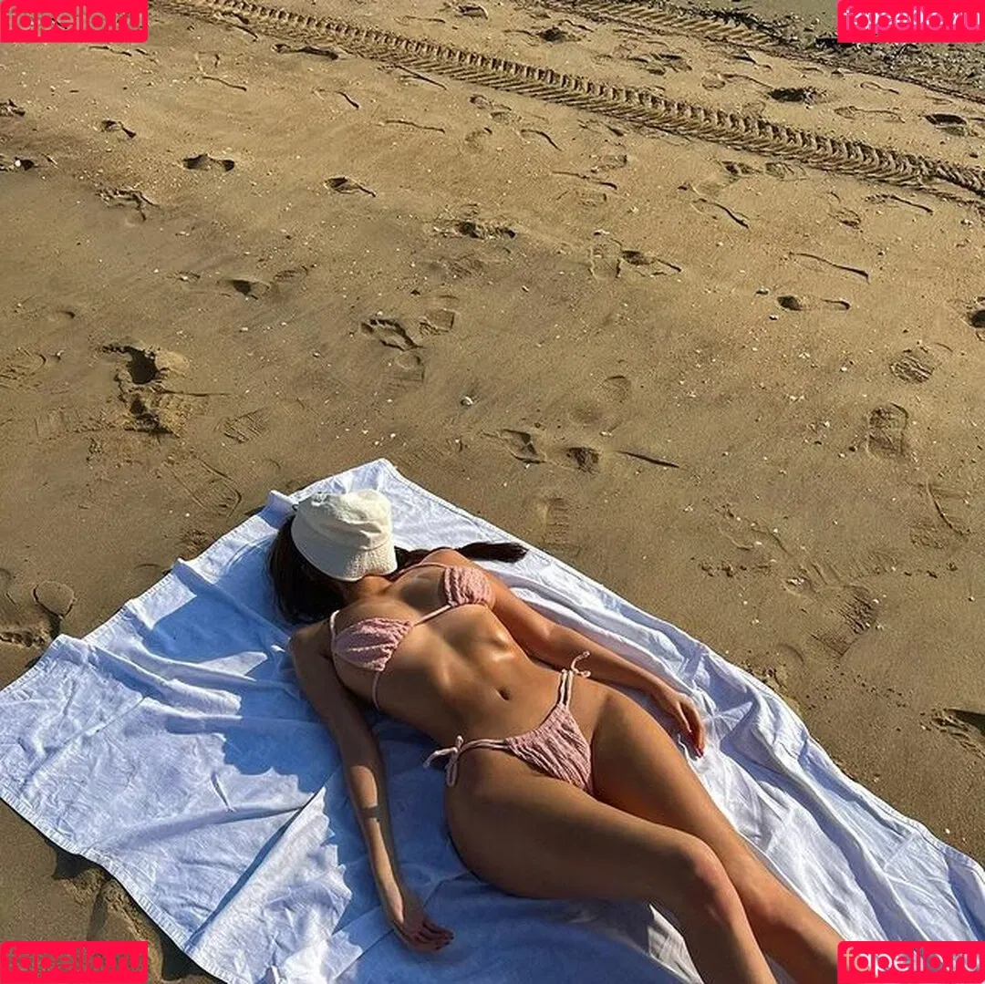 Baek Si Young Onlyfans Photo Gallery 
