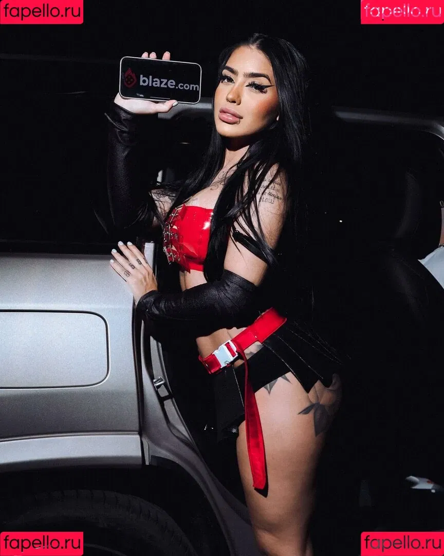 MC Mirella Onlyfans Photo Gallery 