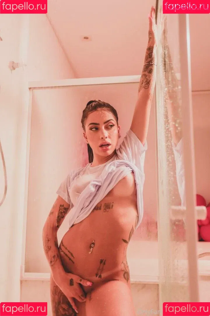 MC Mirella Onlyfans Photo Gallery 