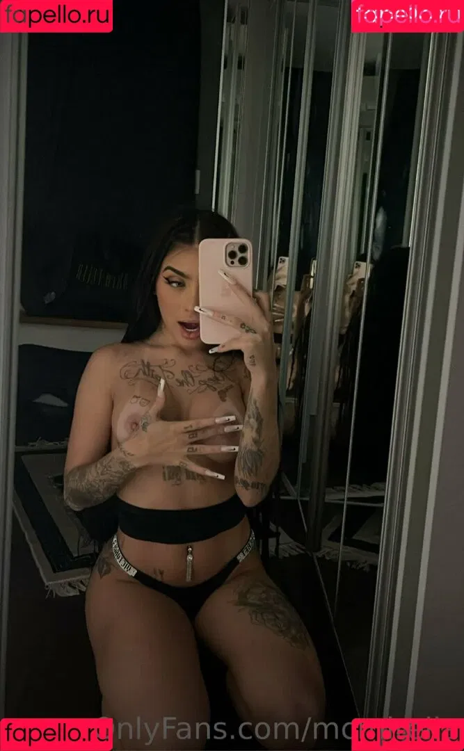 MC Mirella Onlyfans Photo Gallery 