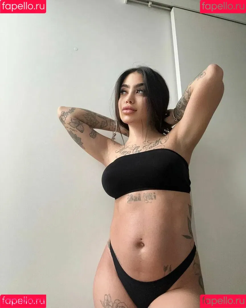 MC Mirella Onlyfans Photo Gallery 