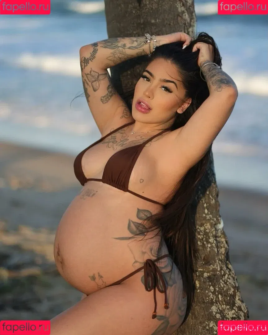 MC Mirella Onlyfans Photo Gallery 