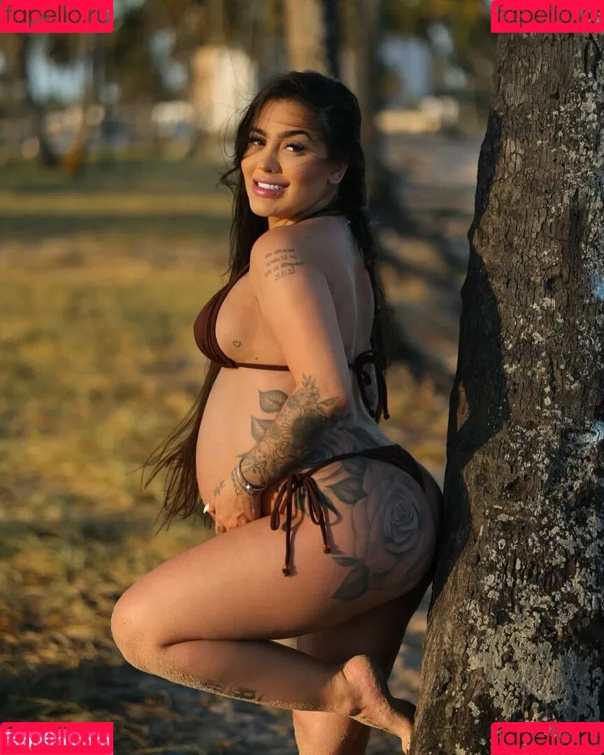 MC Mirella Onlyfans Photo Gallery 