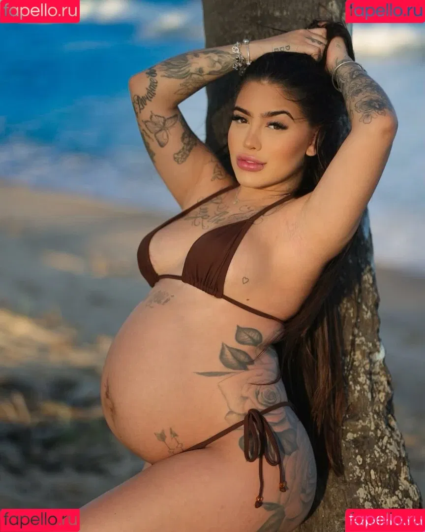 MC Mirella Onlyfans Photo Gallery 