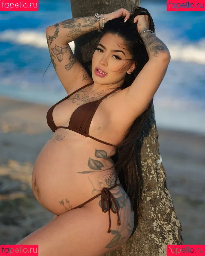 MC Mirella Onlyfans Photo Gallery 