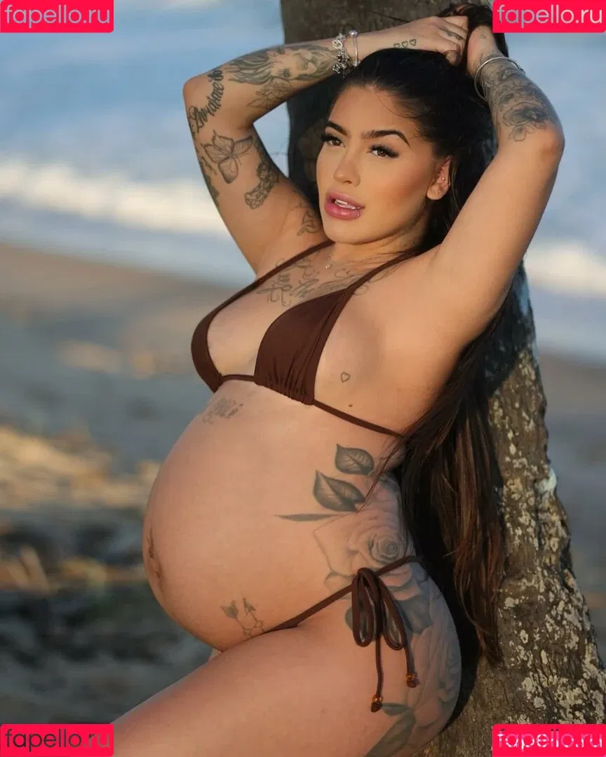 MC Mirella Onlyfans Photo Gallery 