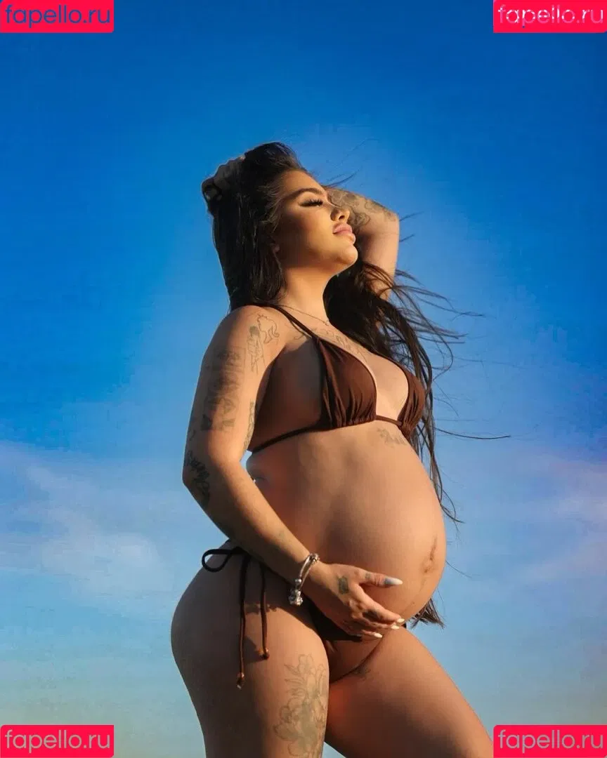 MC Mirella Onlyfans Photo Gallery 