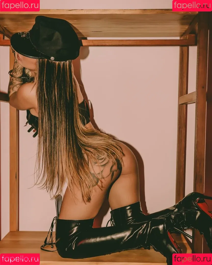 MC Mirella Onlyfans Photo Gallery 