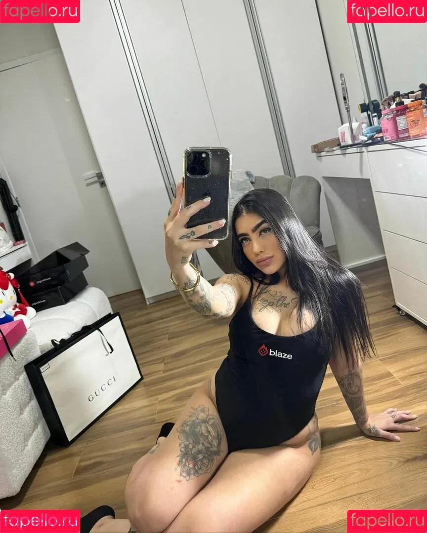 MC Mirella Onlyfans Photo Gallery 