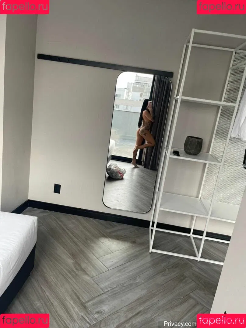 MC Mirella Onlyfans Photo Gallery 