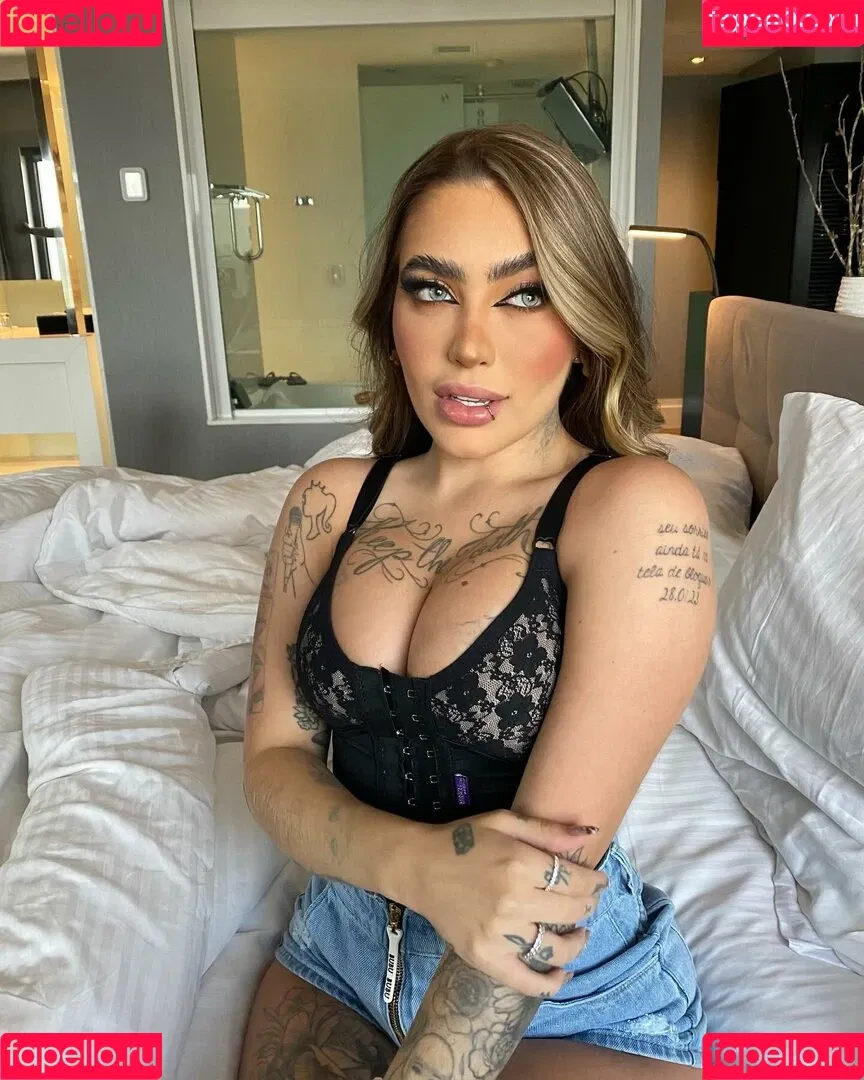 MC Mirella Onlyfans Photo Gallery 