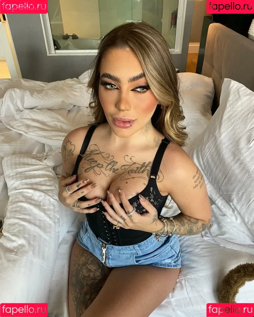 MC Mirella Onlyfans Photo Gallery 