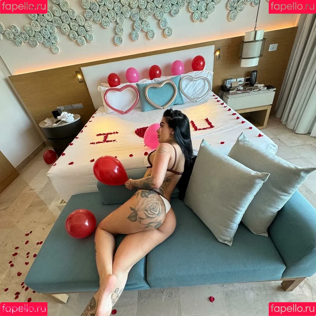 MC Mirella Onlyfans Photo Gallery 