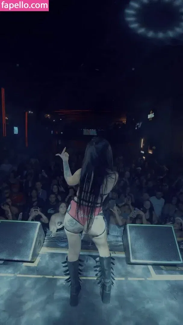 MC Mirella Onlyfans Photo Gallery 