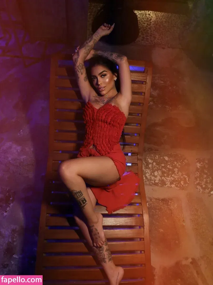 MC Mirella Onlyfans Photo Gallery 