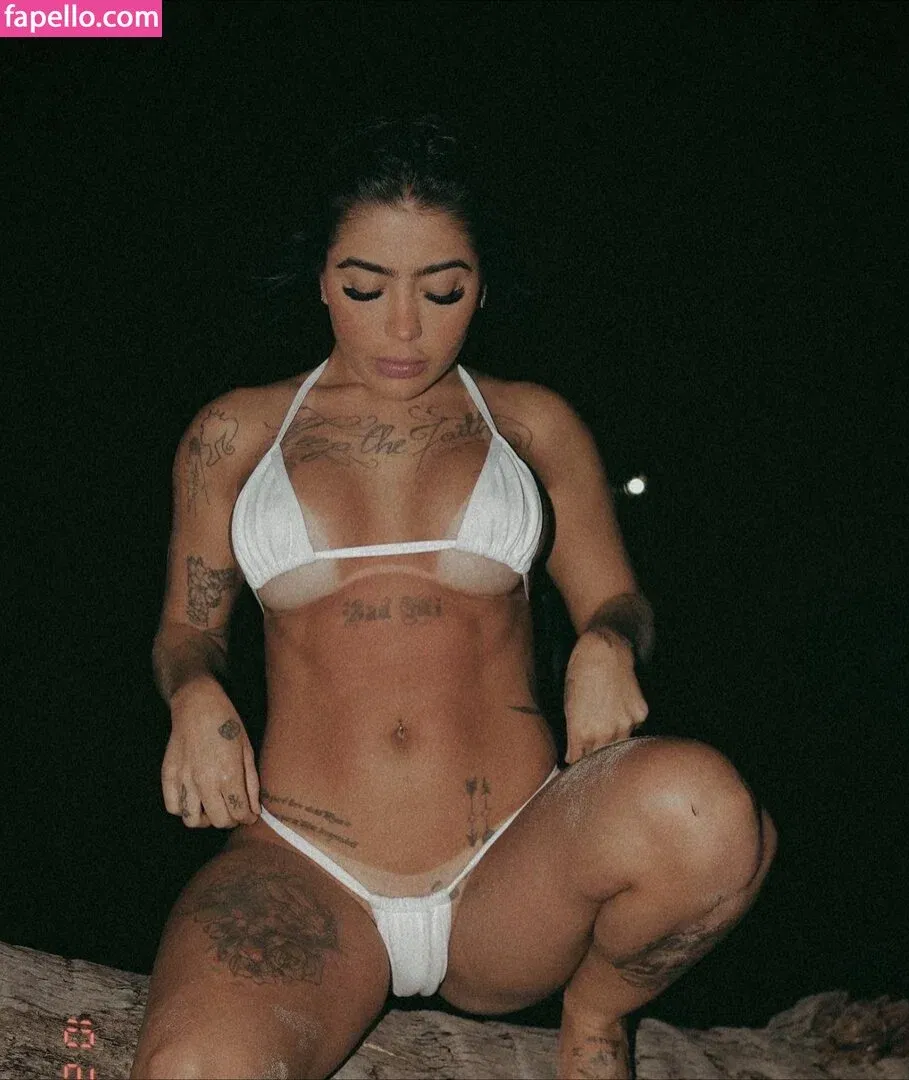 MC Mirella Onlyfans Photo Gallery 