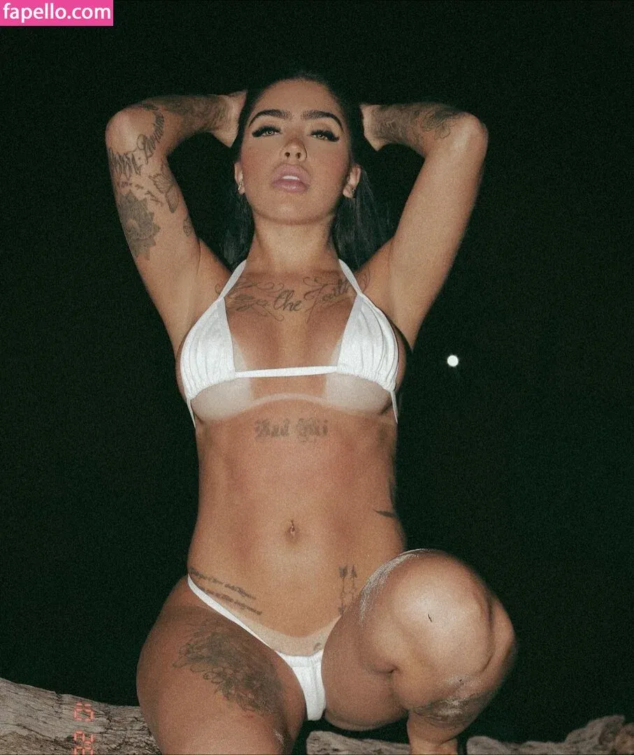 MC Mirella Onlyfans Photo Gallery 