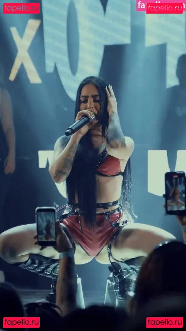 MC Mirella Onlyfans Photo Gallery 