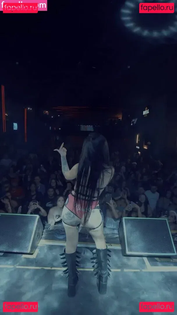 MC Mirella Onlyfans Photo Gallery 