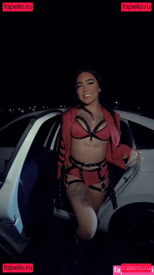 MC Mirella Onlyfans Photo Gallery 