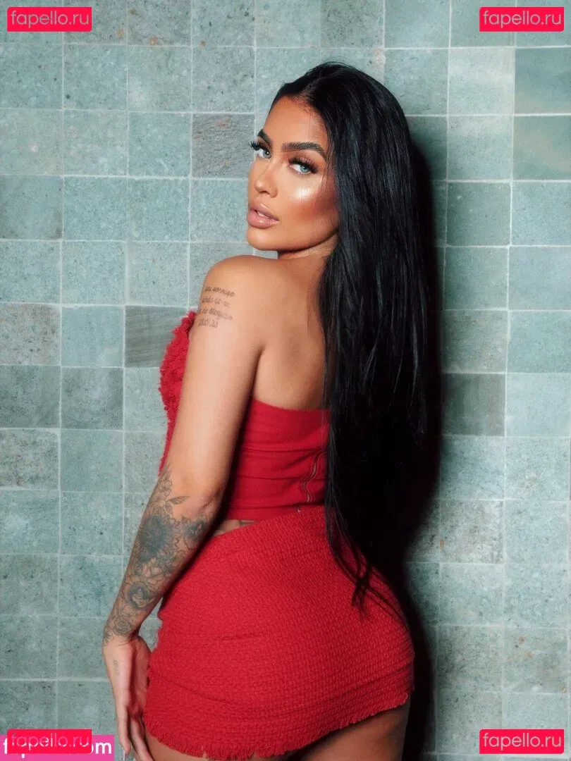 MC Mirella Onlyfans Photo Gallery 