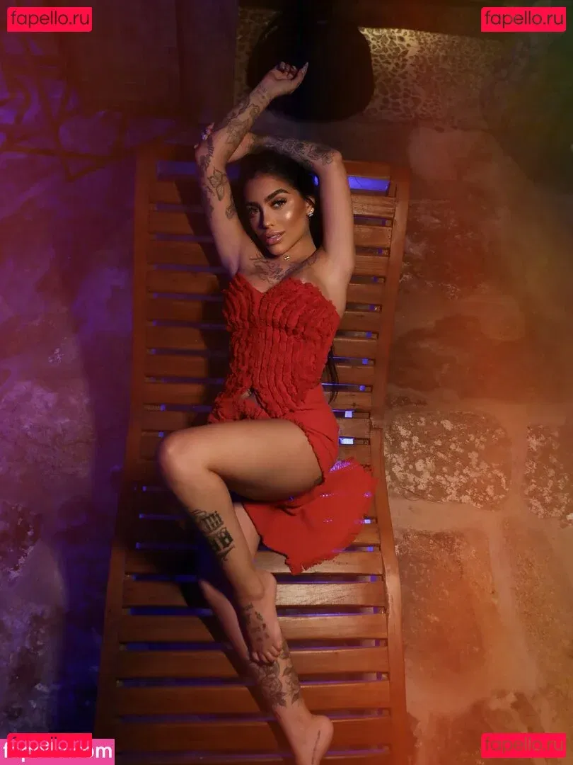 MC Mirella Onlyfans Photo Gallery 