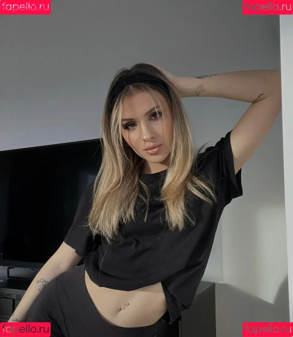 Jasmin Endres Onlyfans Photo Gallery 