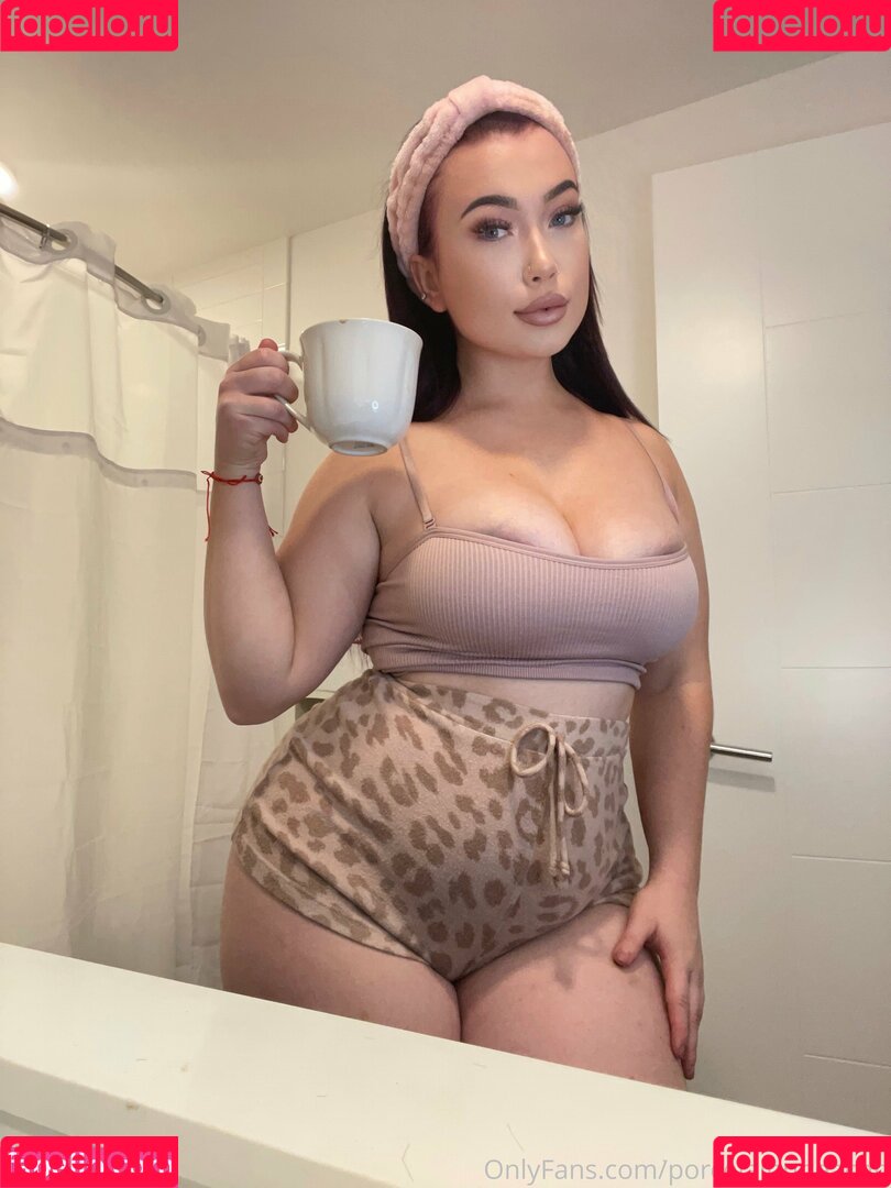 porcelainpeachx Onlyfans Photo Gallery 