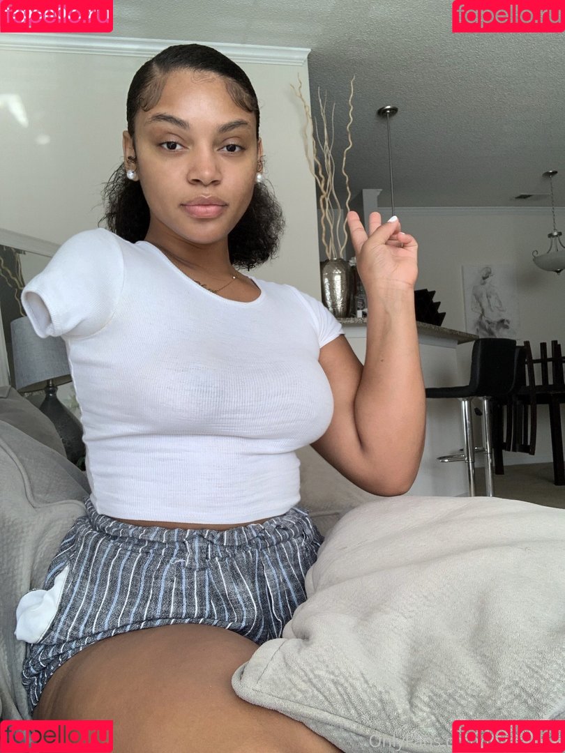 lovelyskys Onlyfans Photo Gallery 