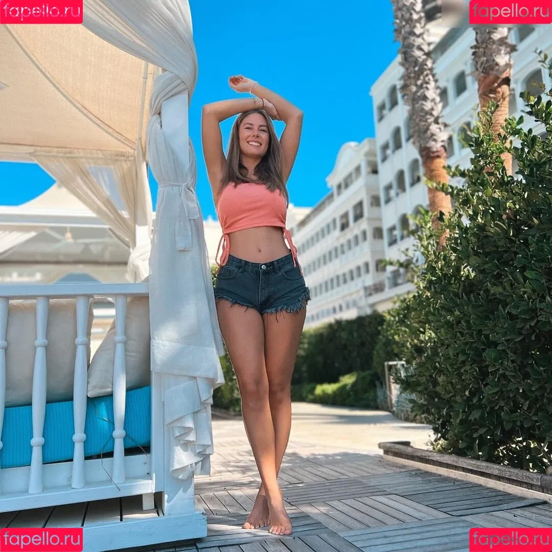 Sarah Follmann Onlyfans Photo Gallery 