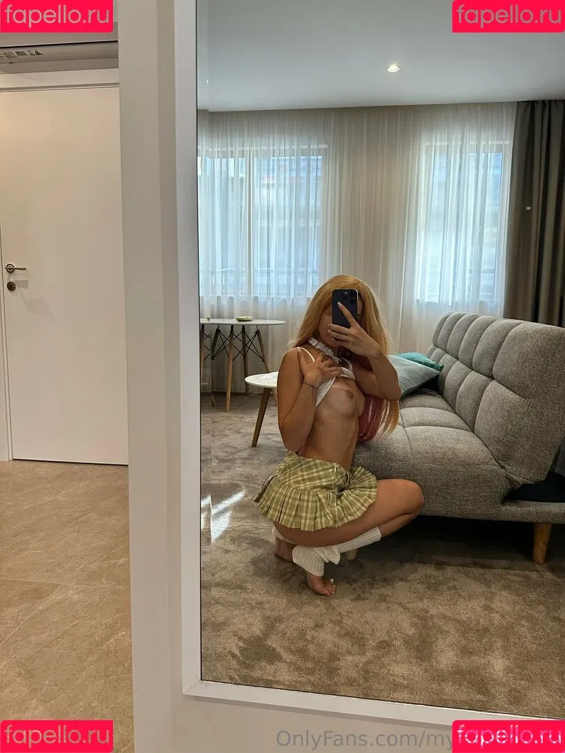 yourtinygf Onlyfans Photo Gallery 