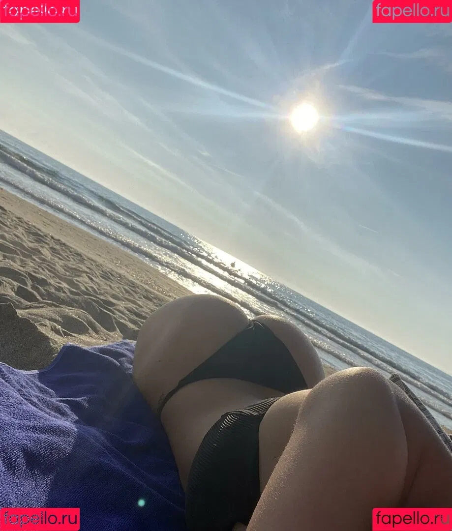 yourtinygf Onlyfans Photo Gallery 
