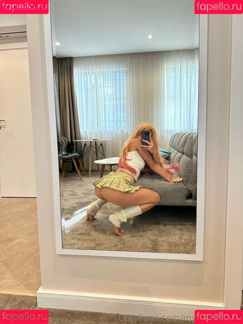 yourtinygf Onlyfans Photo Gallery 