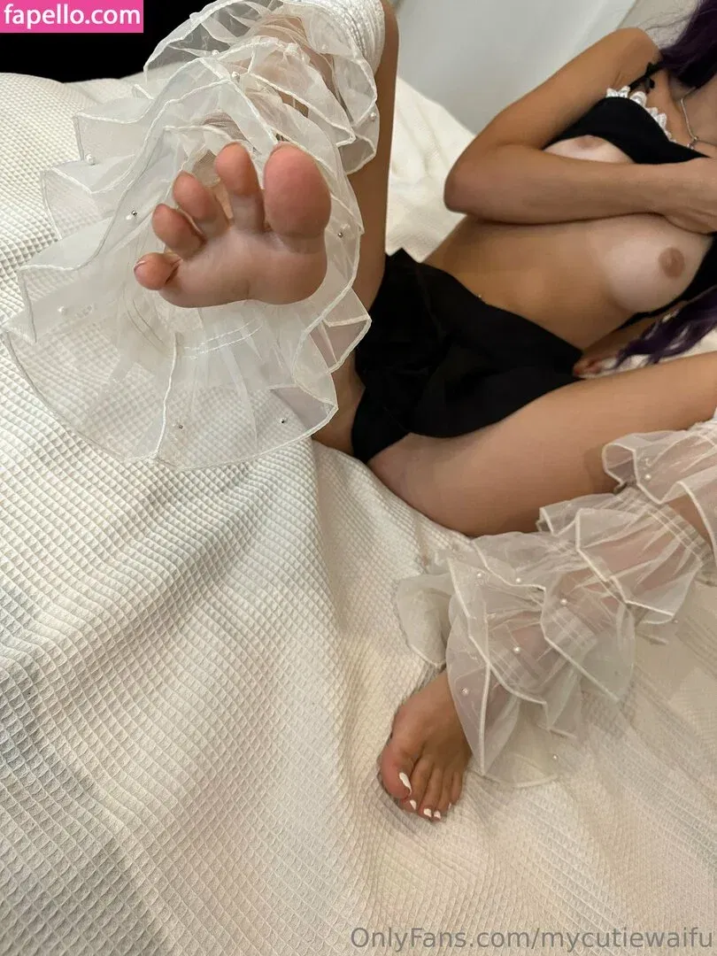 yourtinygf Onlyfans Photo Gallery 