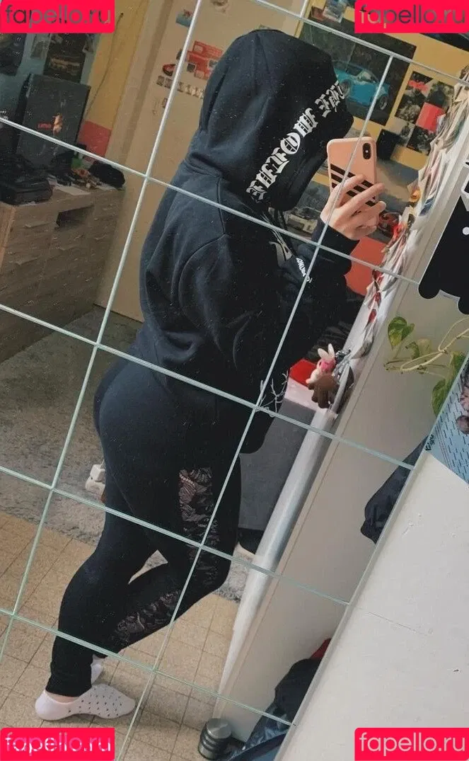 lauradenise98 Onlyfans Photo Gallery 