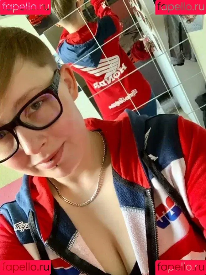 lauradenise98 Onlyfans Photo Gallery 