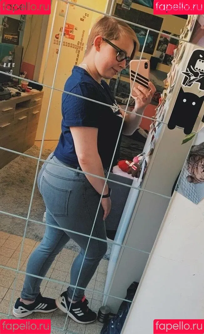 lauradenise98 Onlyfans Photo Gallery 