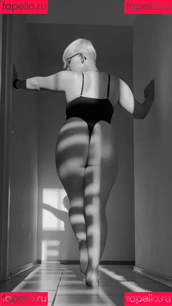 lauradenise98 Onlyfans Photo Gallery 