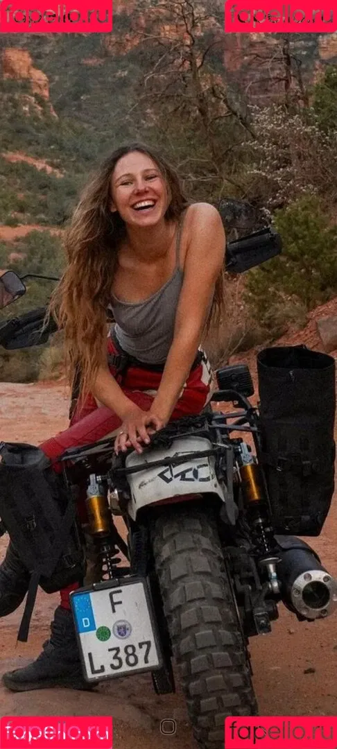 Affe auf Bike Onlyfans Photo Gallery 