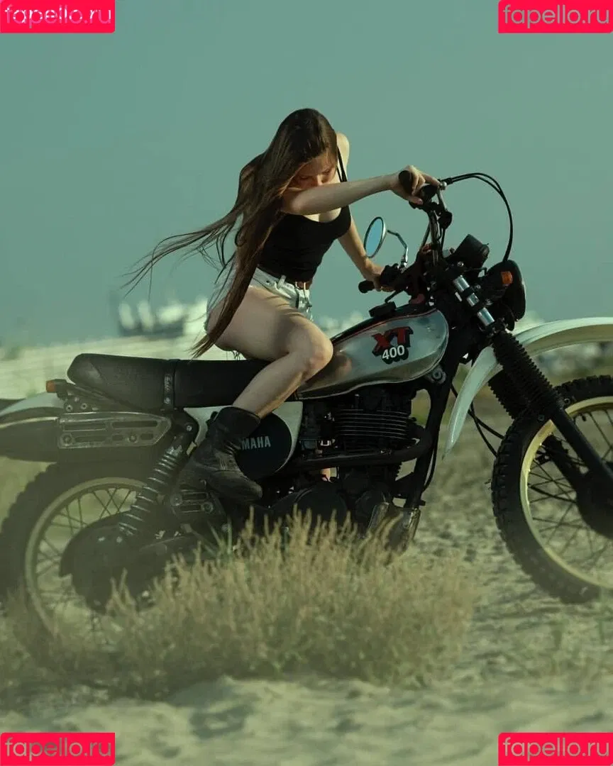 Affe auf Bike Onlyfans Photo Gallery 