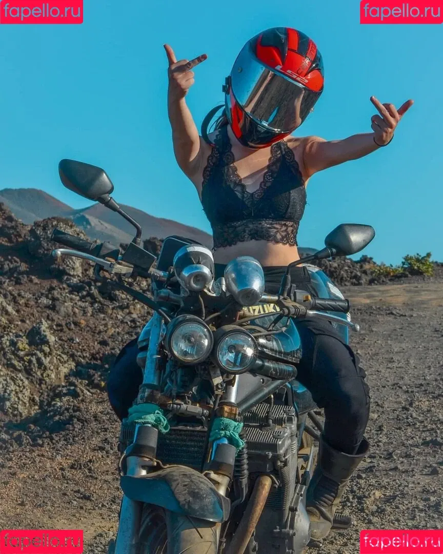Affe auf Bike Onlyfans Photo Gallery 