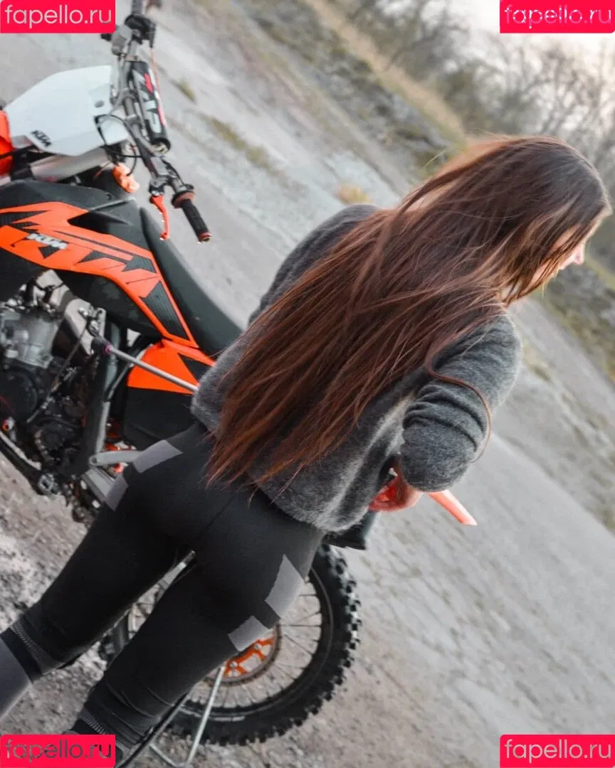 Affe auf Bike Onlyfans Photo Gallery 