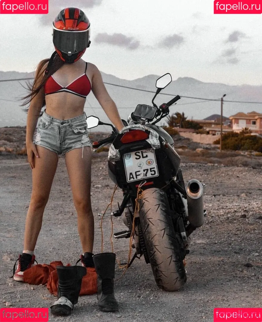 Affe auf Bike Onlyfans Photo Gallery 