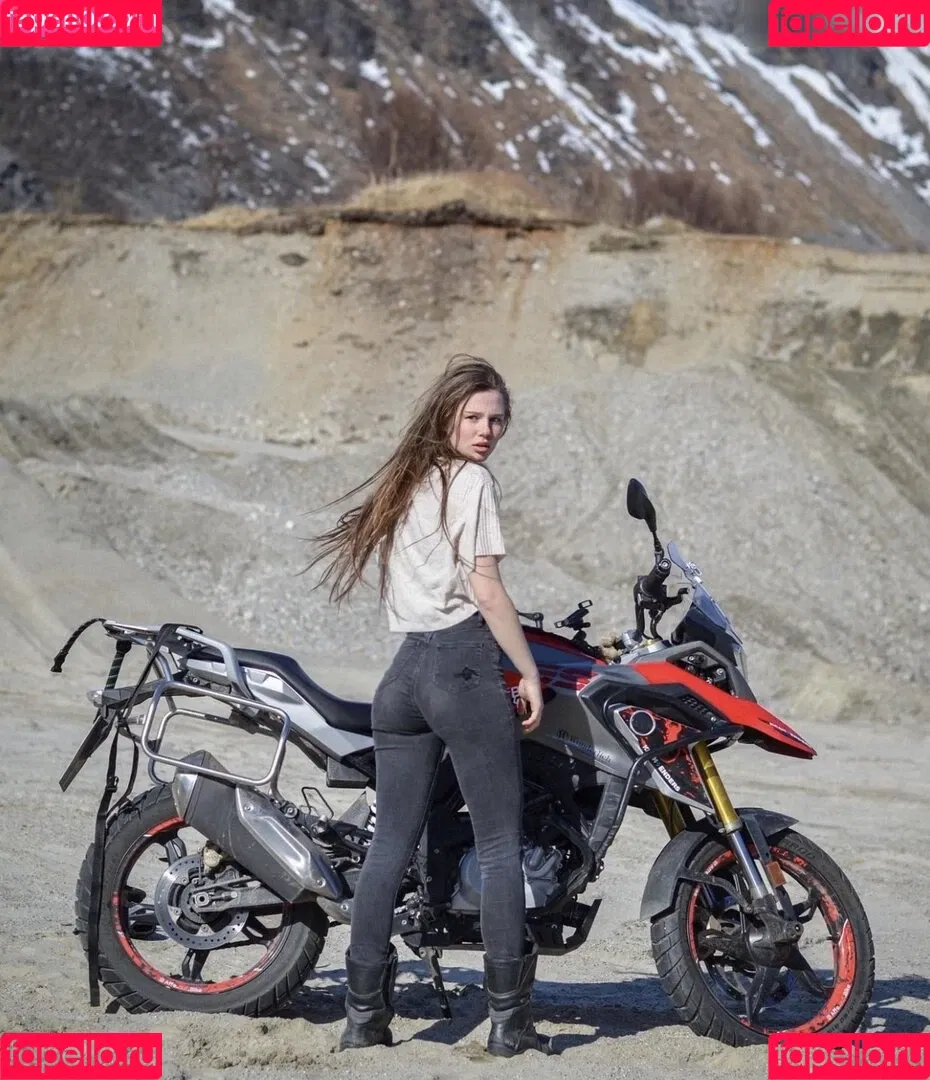 Affe auf Bike Onlyfans Photo Gallery 