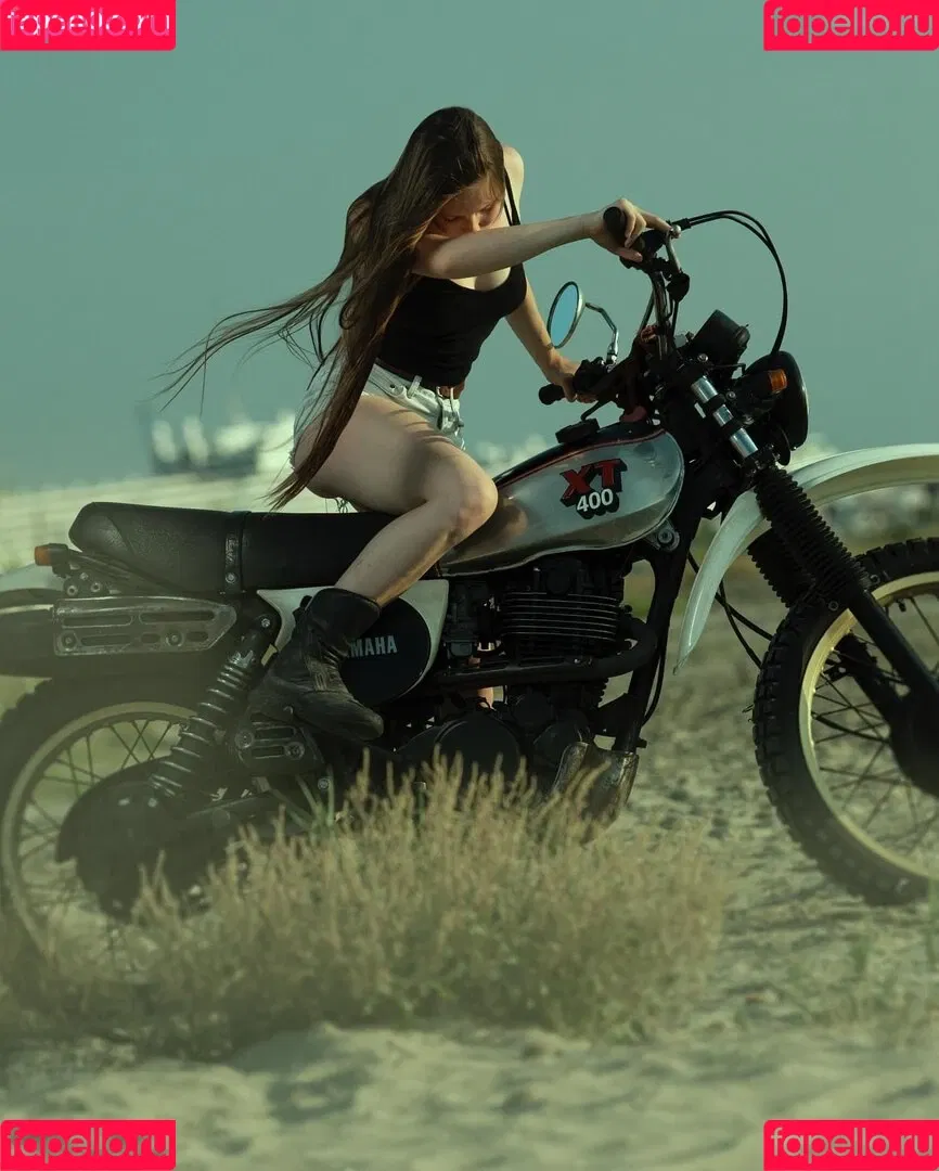 Affe auf Bike Onlyfans Photo Gallery 