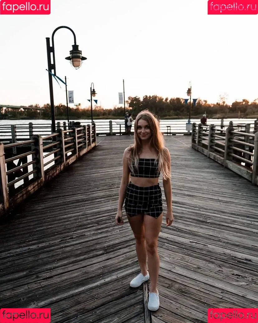 urebabe Onlyfans Photo Gallery 