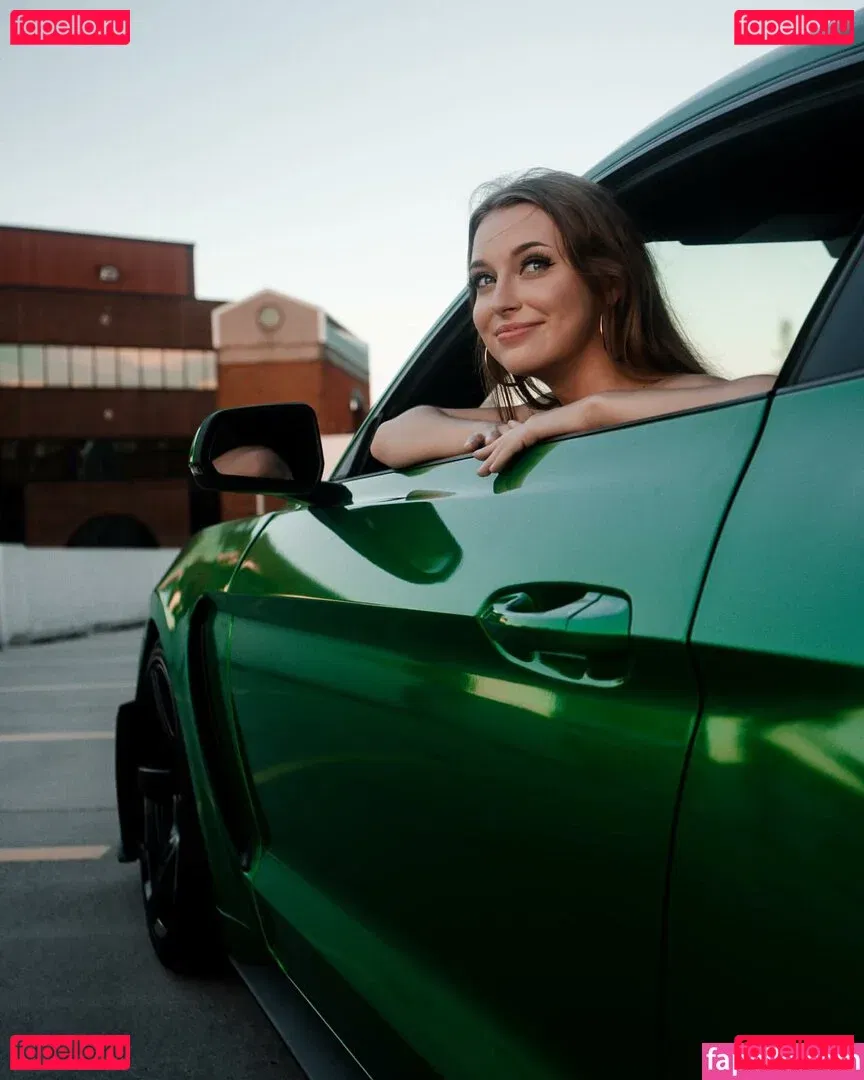 urebabe Onlyfans Photo Gallery 