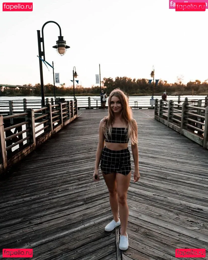 urebabe Onlyfans Photo Gallery 