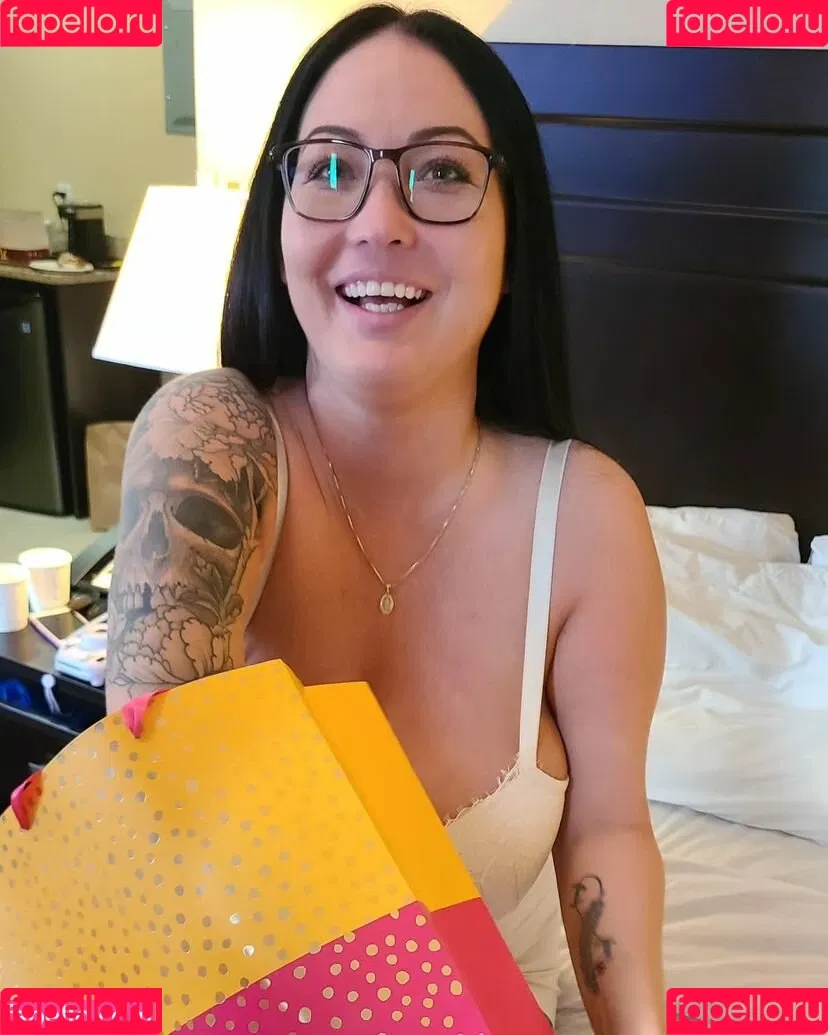 Hot4Holly Onlyfans Photo Gallery 