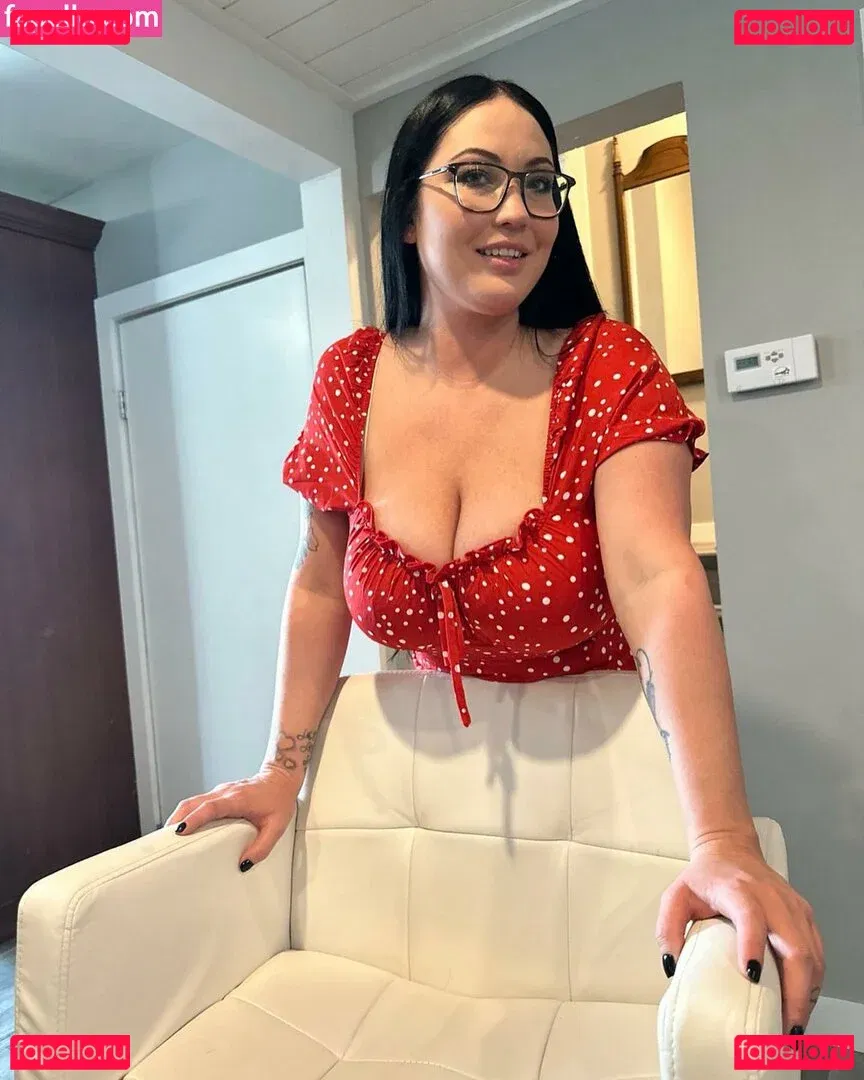 Hot4Holly Onlyfans Photo Gallery 